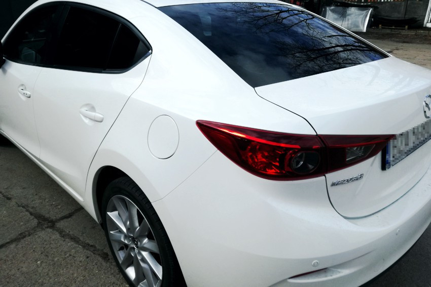przyciemnianie szyb mazda