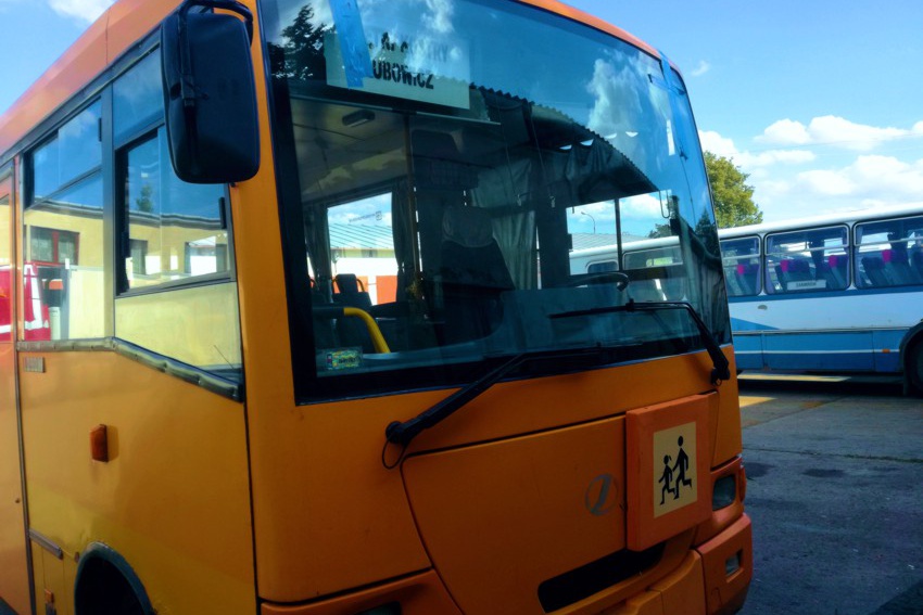 wymiana szyby w autokarze